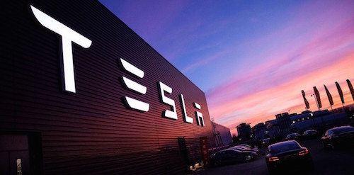 С начала года в России продали 48 электрокаров Tesla