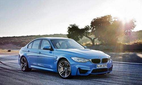 В сети появились официальные фотографии нового поколения BMW M3 и BMW M4