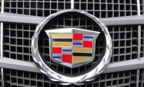 Cadillac ATS Coupe потеряет традиционный логотип лаврового венка