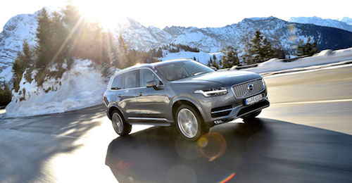 2017 volvo xc90 t5 inscription front three quarters in motion 2