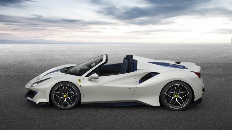 Rodster Ferrari 488 Pista Spider tyazhelee chem kupe