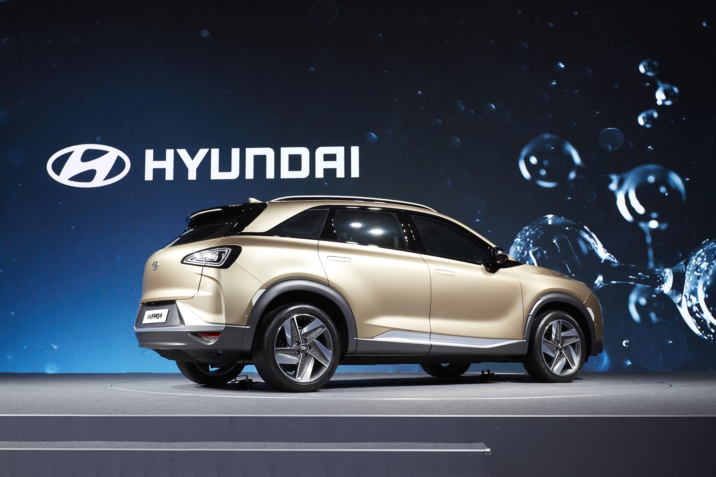 Hyundai perehodit na vodorodnyie avtomobili1