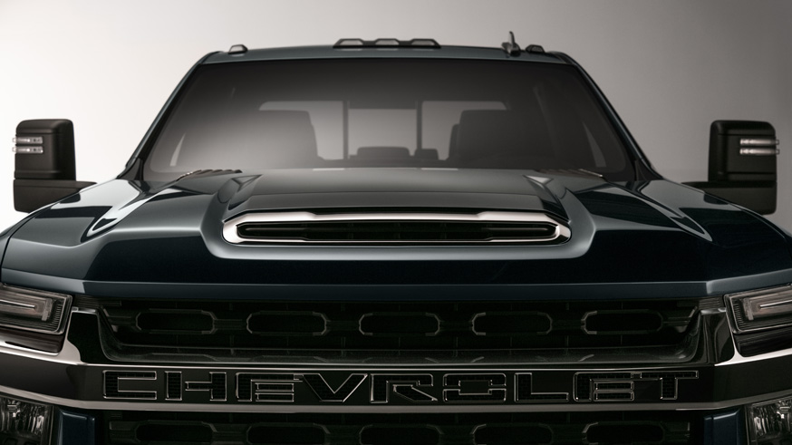 Novyiy Chevrolet Silverado HD poluchit moshhnyiy motor 1