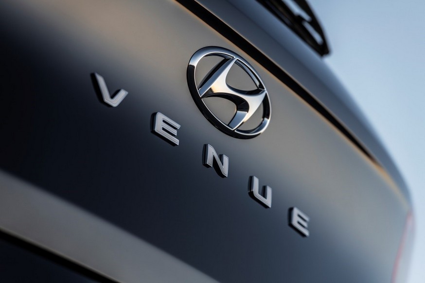 Hyundai Venue pokazalsya na pervyh tizerah
