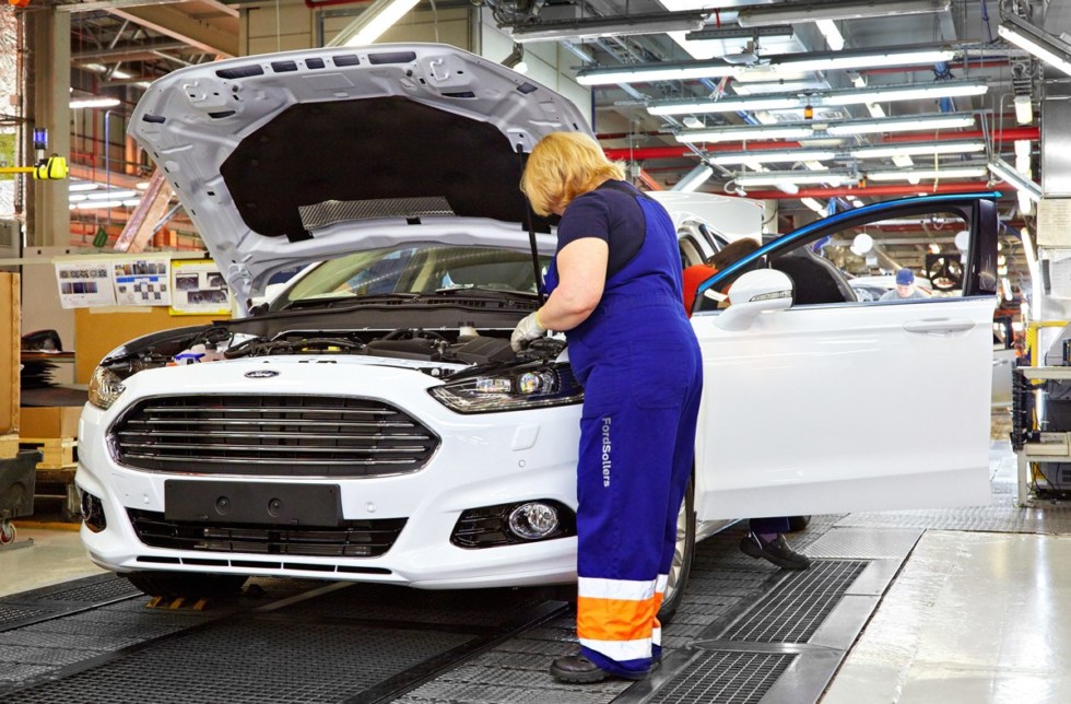 Sotrudniki rossijskih zavodov Ford predlagayut snizit tseny na Focus