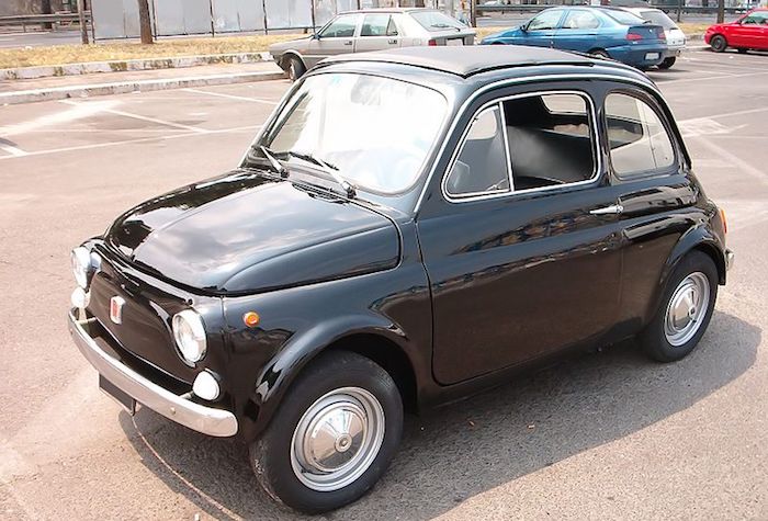 800px 1965 black Fiat 500 min