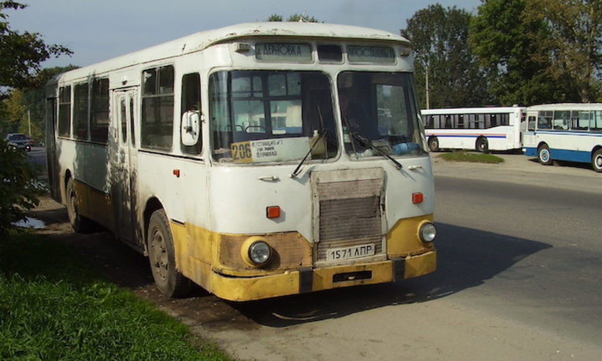 В Подмосковье найден заброшенный автобус ЛиАЗ-677 1984 года