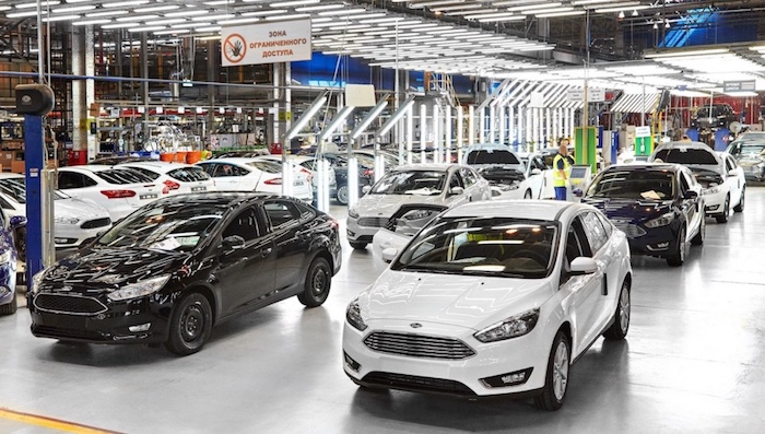 bneGeneric car automotive Ford focus showroom Cropped