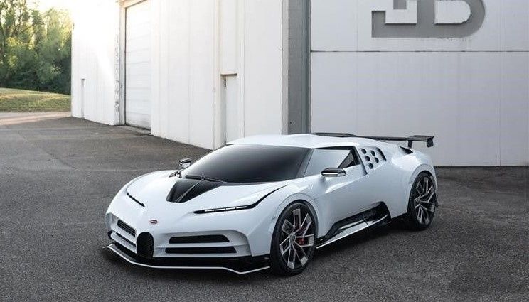 V Kalifornii byl predstavlen novyj giperkar Bugatti