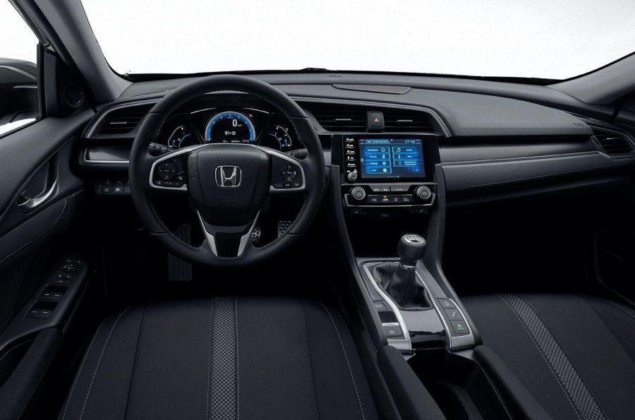 U Honda Civic bolshe net virtualnyh knopok1