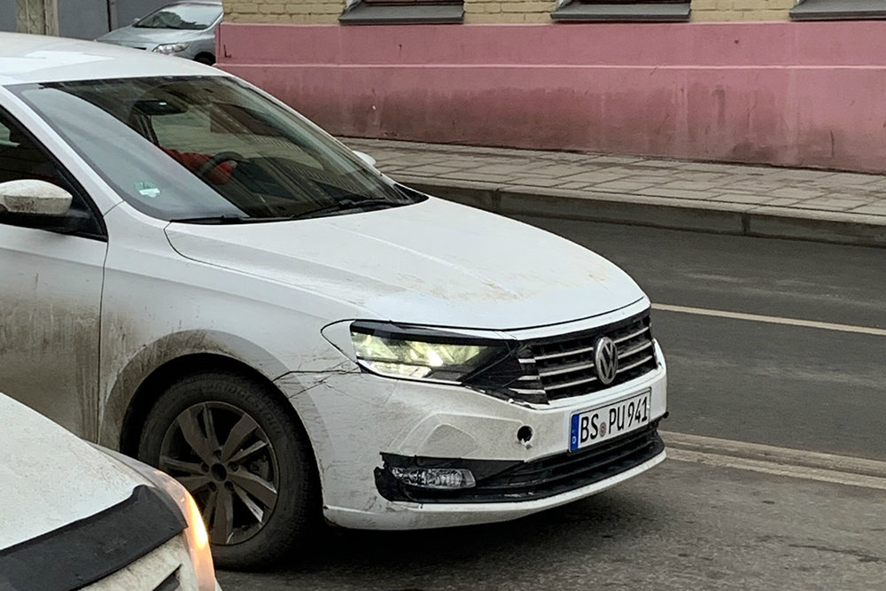 V Moskve Volkswagen Polo popalsya fotoshpionam