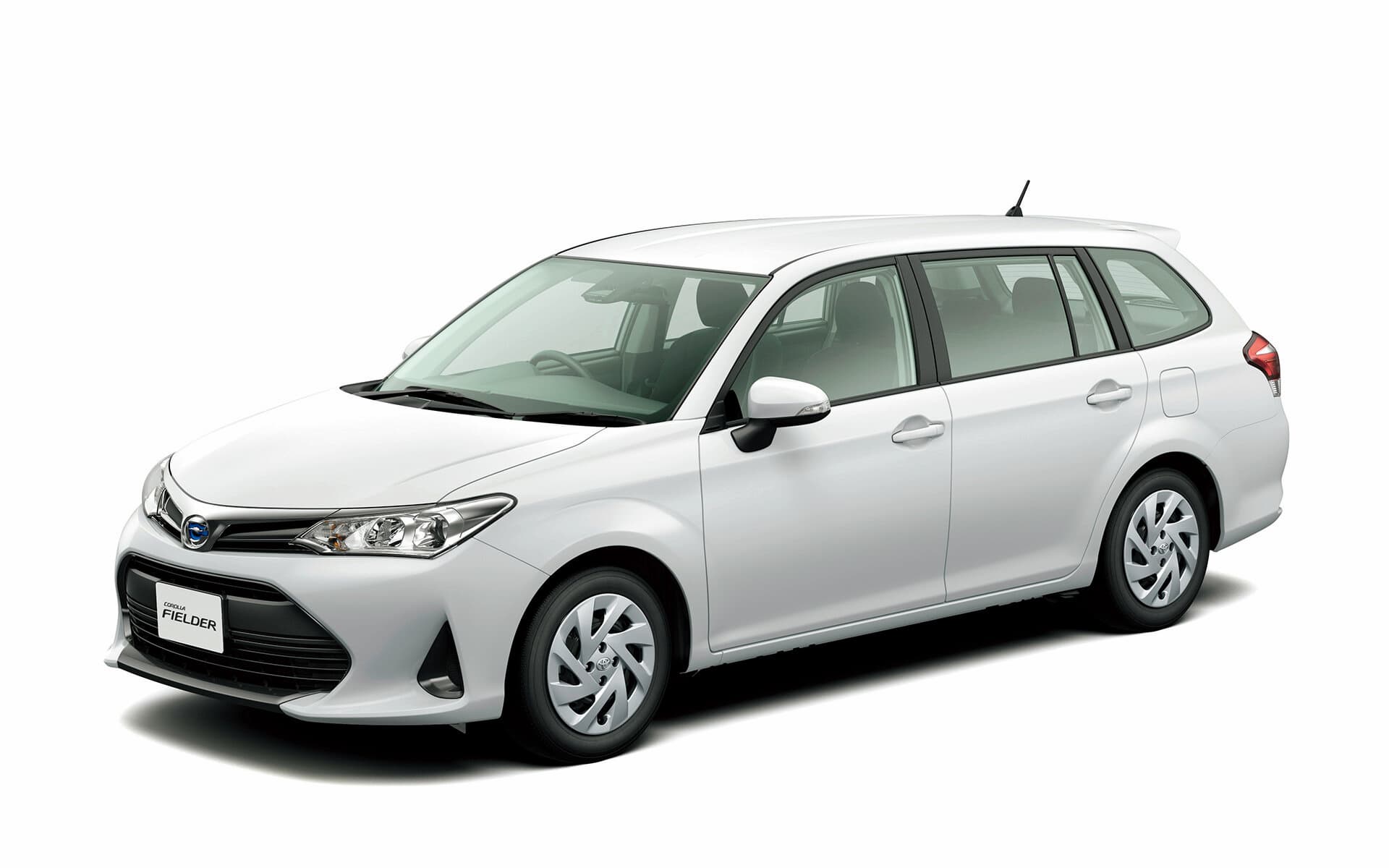 В Японии обновились Toyota Corolla Fielder и Corolla Axio
