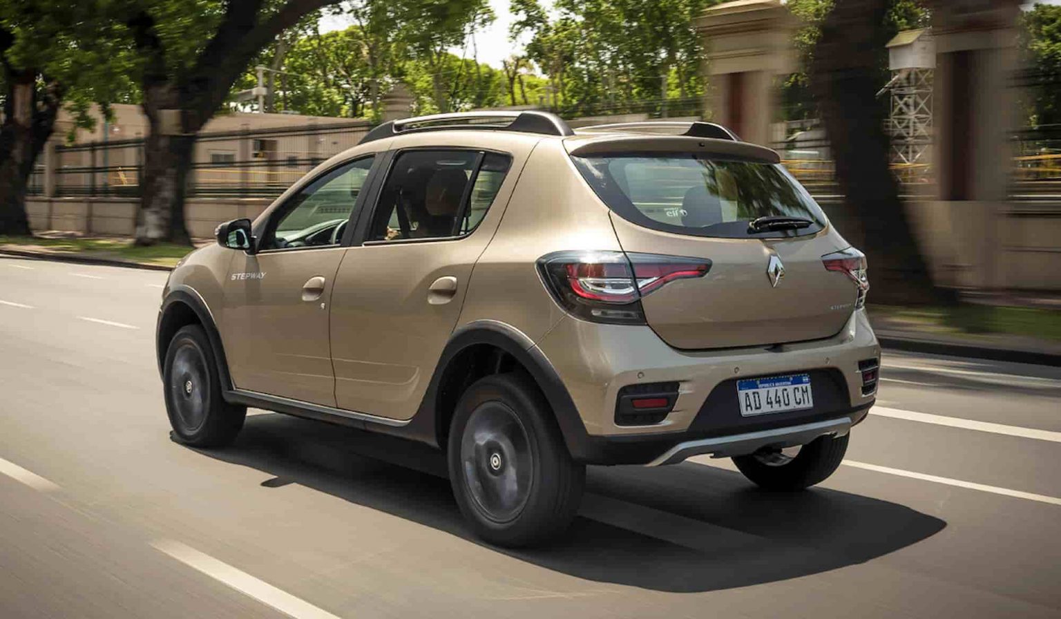 Renault logan stepway 2019 год