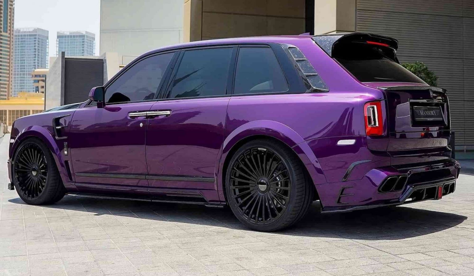 Wrap Rolls Royce Cullinan Mansory