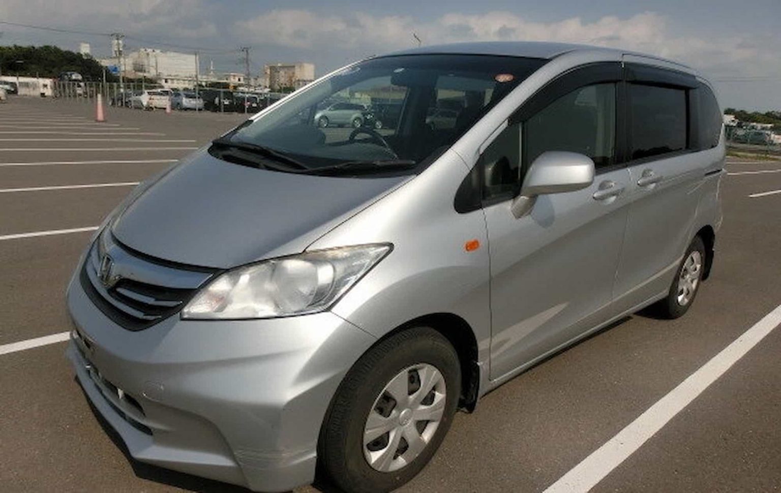 Freed 2012. Honda freed 2012. Аукционы Японии. Сколько стоит японская машина. Аналог авто ру в Японии.