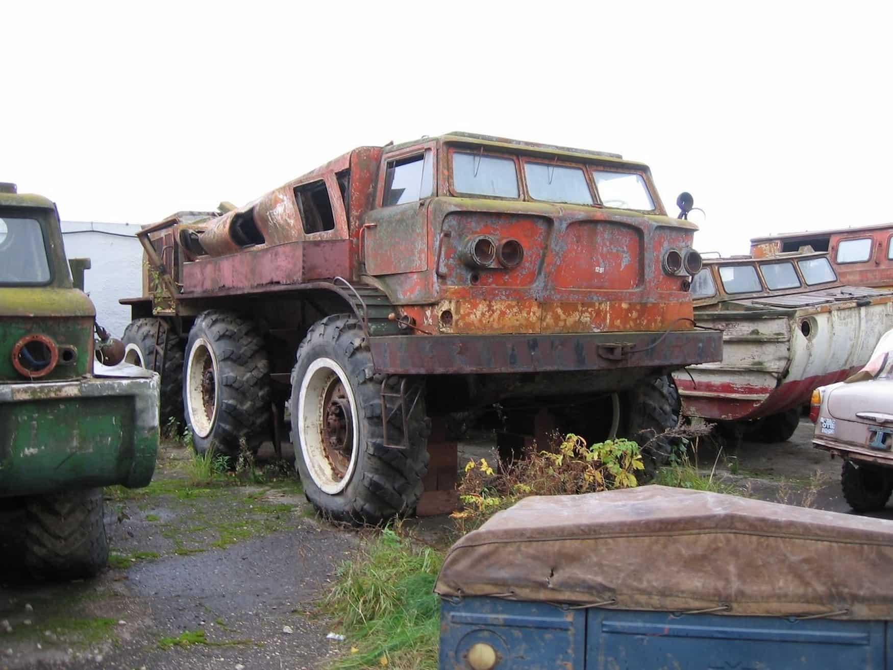 the father of all 6x6s is this 60s soviet doomsday snowmobile developed in two months 21