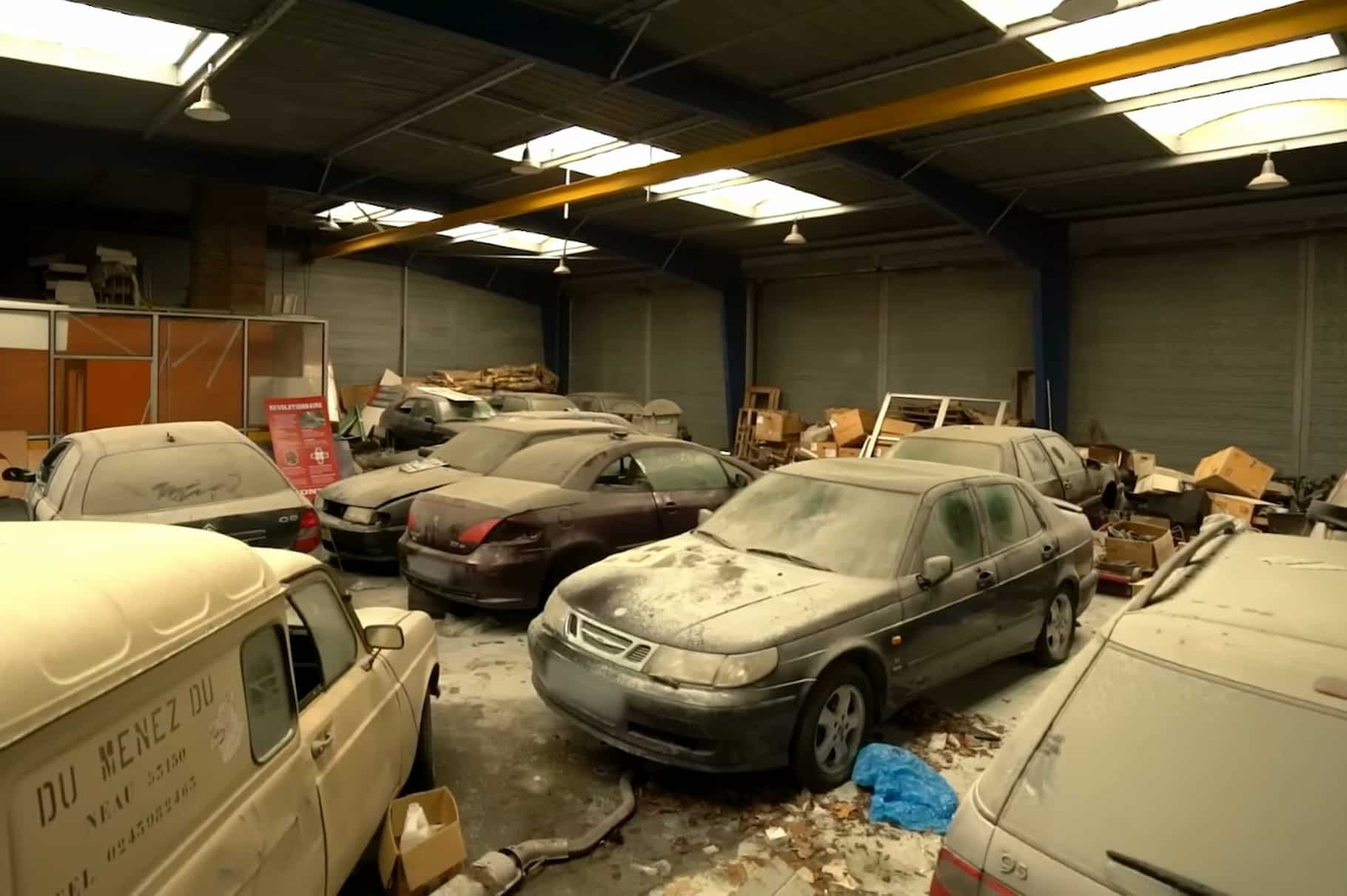 Concesionario Saab abandonado