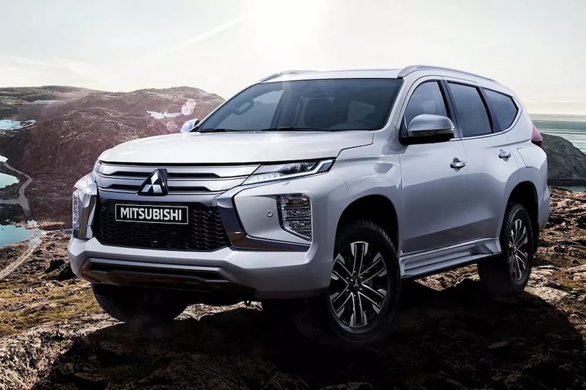 Новый Mitsubishi Pajero Sport изменится почти до неузнаваемости – первое  изображение