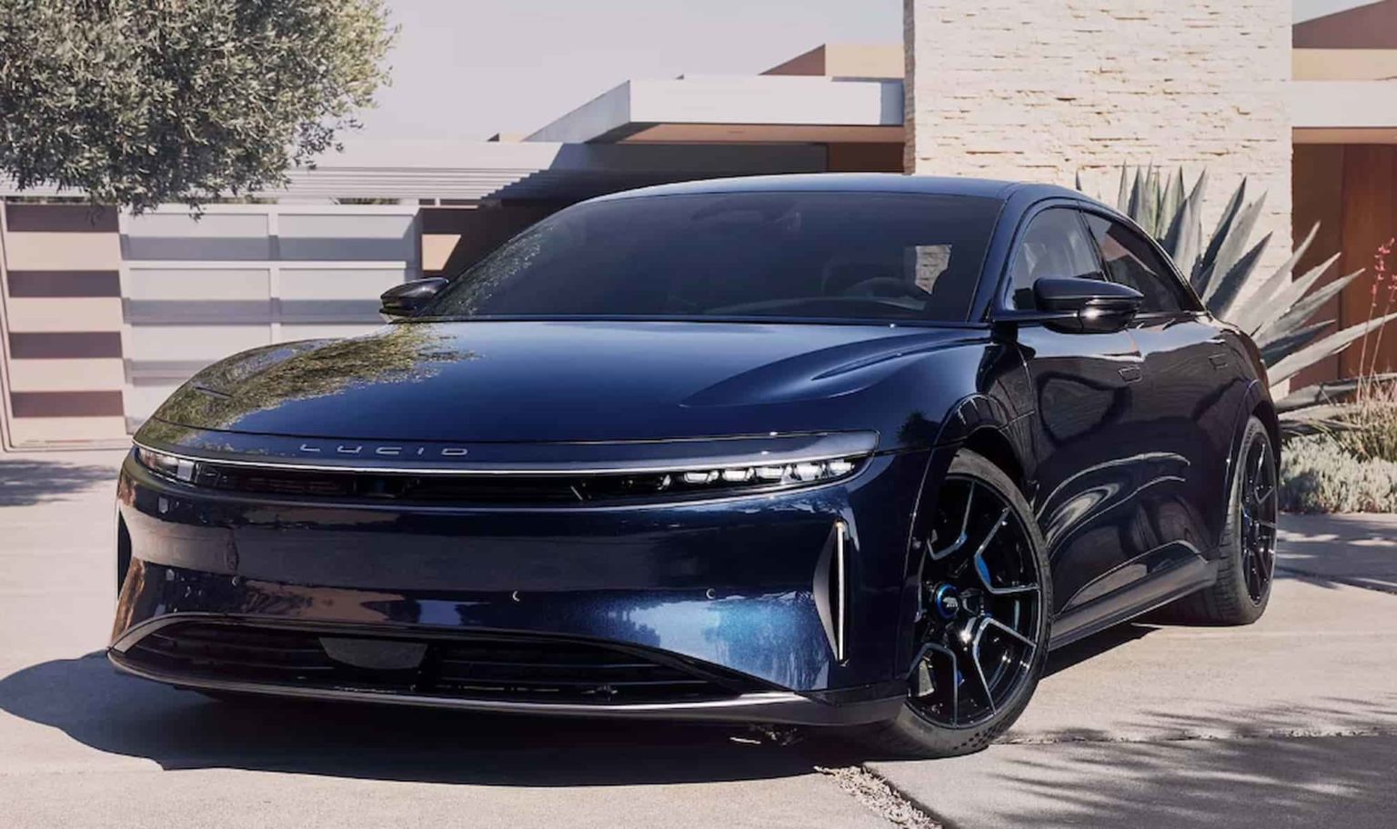 Lucid Air 2023. Lucid Air Sapphire. Lucid 2024. Люсид Эйр электромобиль 0-100.