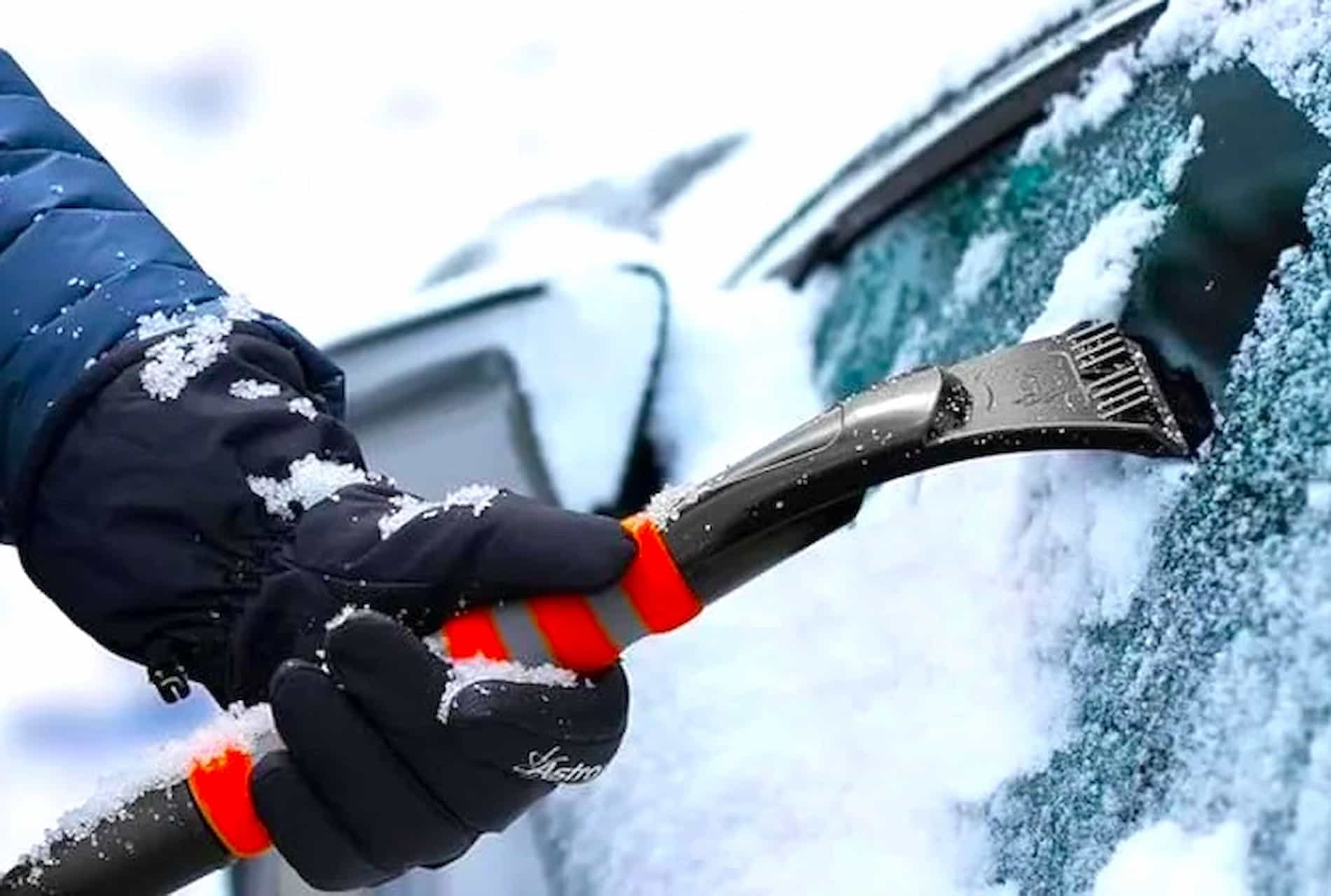 Копия AstroAI 27 Snow Brush and Detachable Ice Scraper 2 EDITED 1