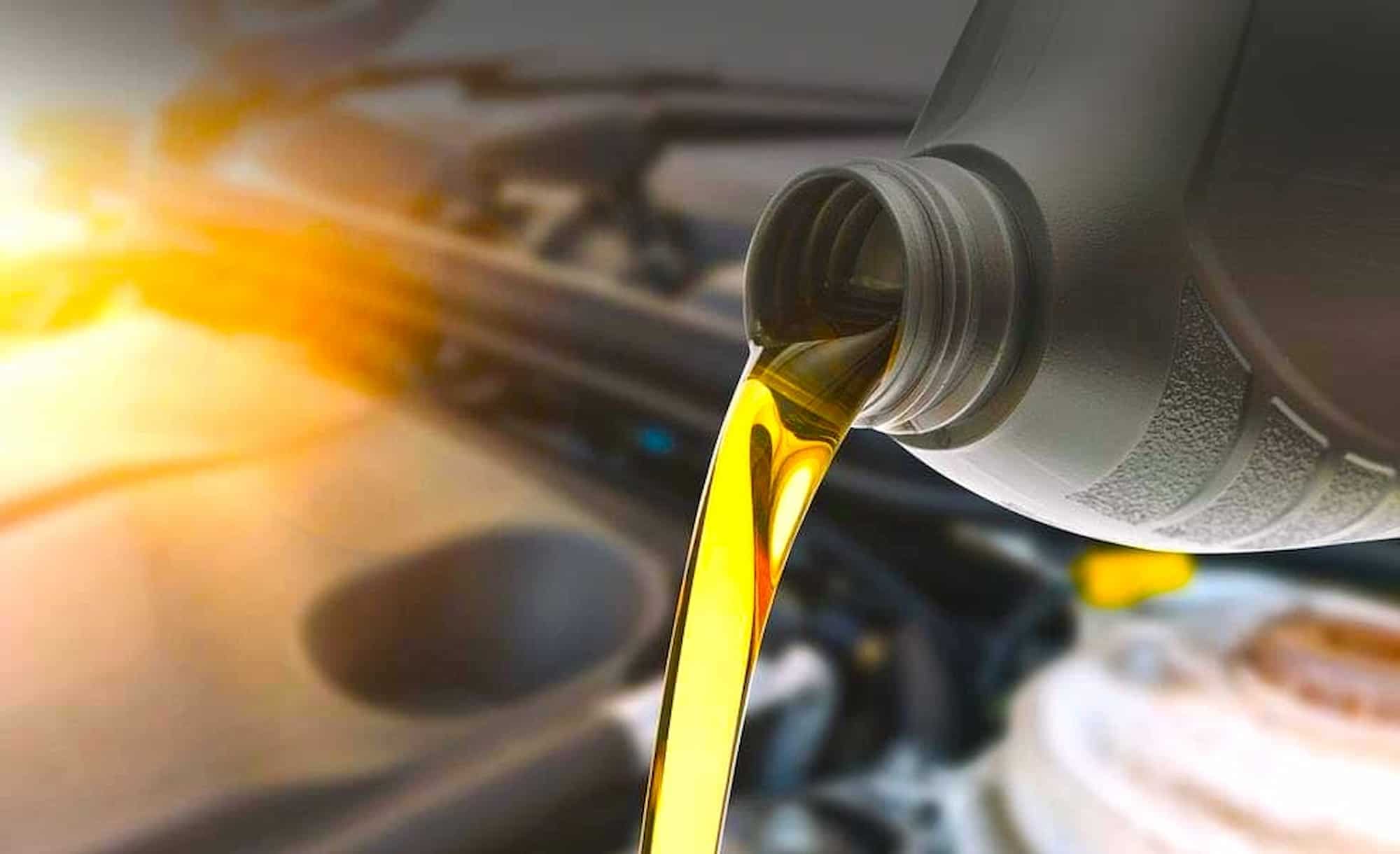 How To Check Your Cars Engine Oil 1