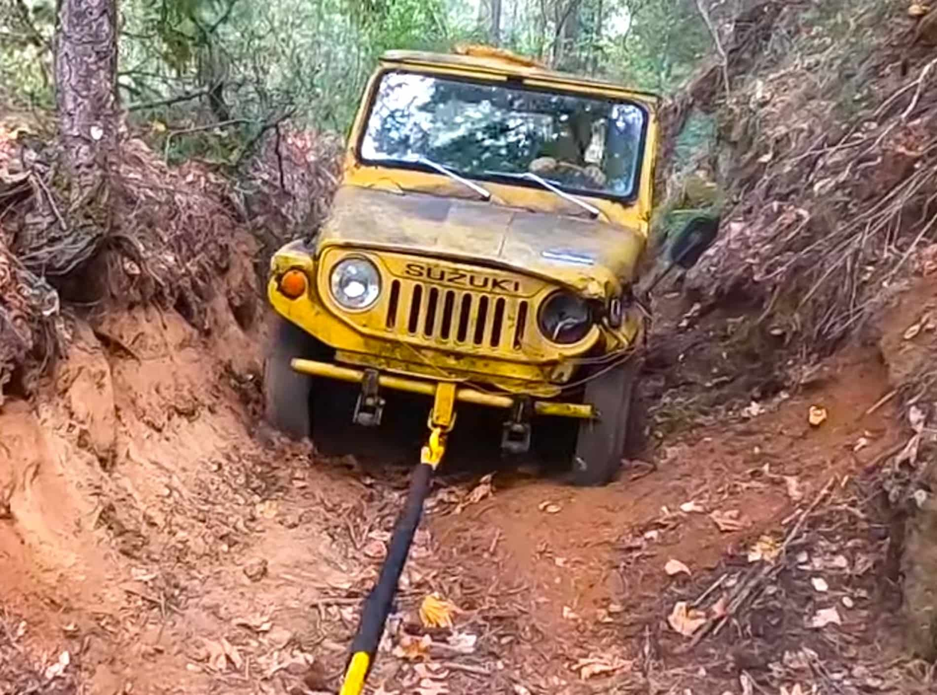 Suzuki Jimny atrapado en Sierra Nevada 47 anos despues