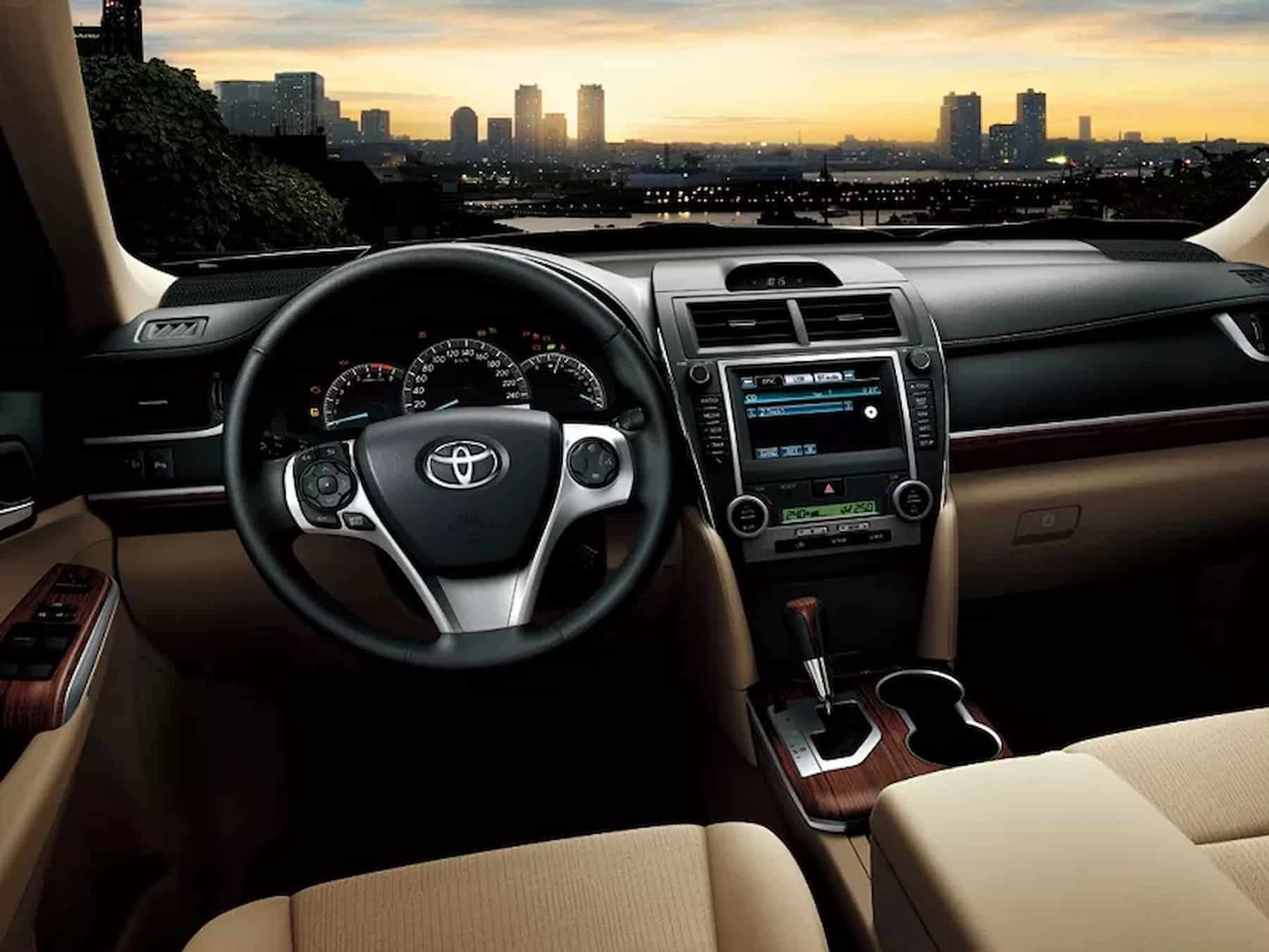 webp listing main 2014 Toyota Camry Interior 1