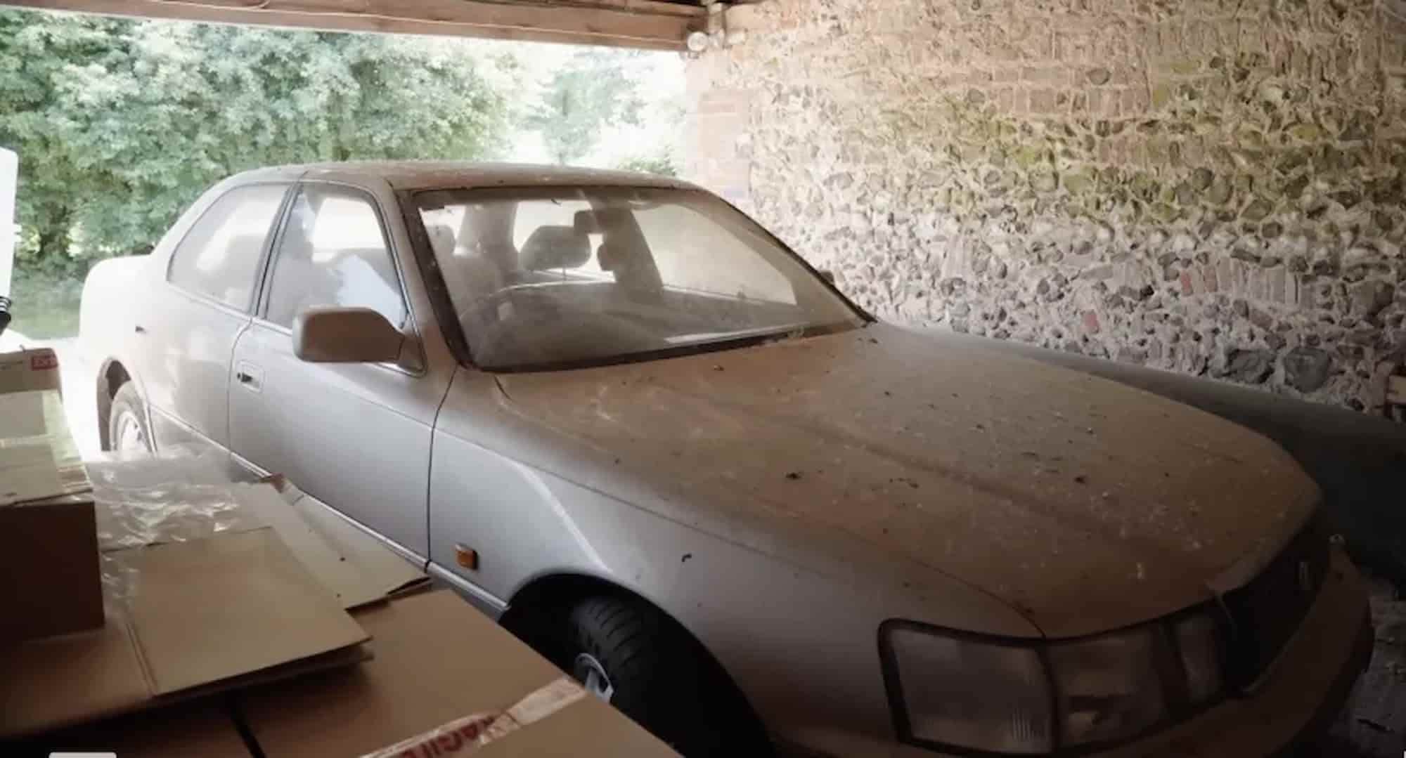 Что стало с Lexus LS400, простоявшем в гараже 32 года