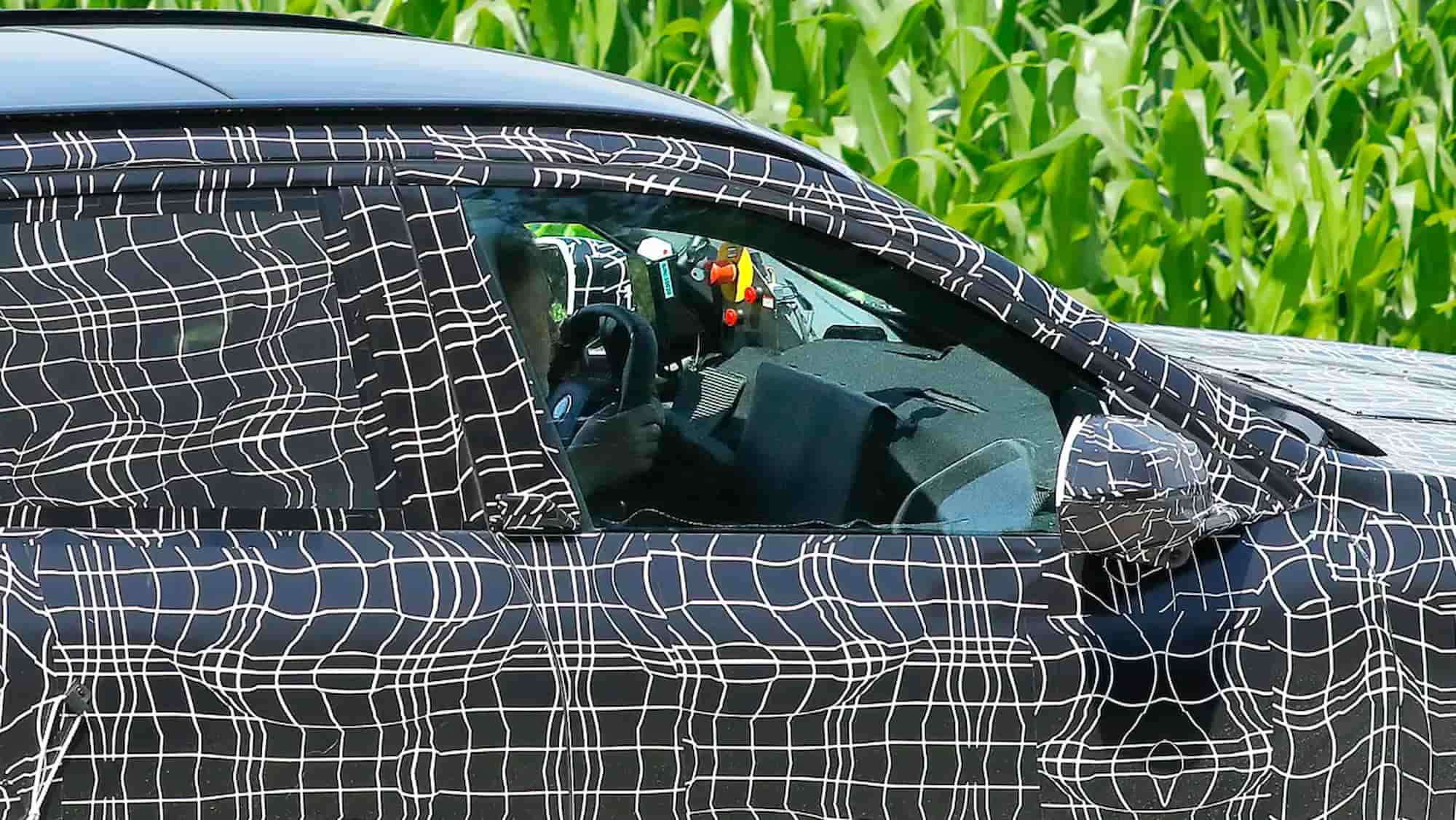 BMW X5 spy shot of the interior issoig