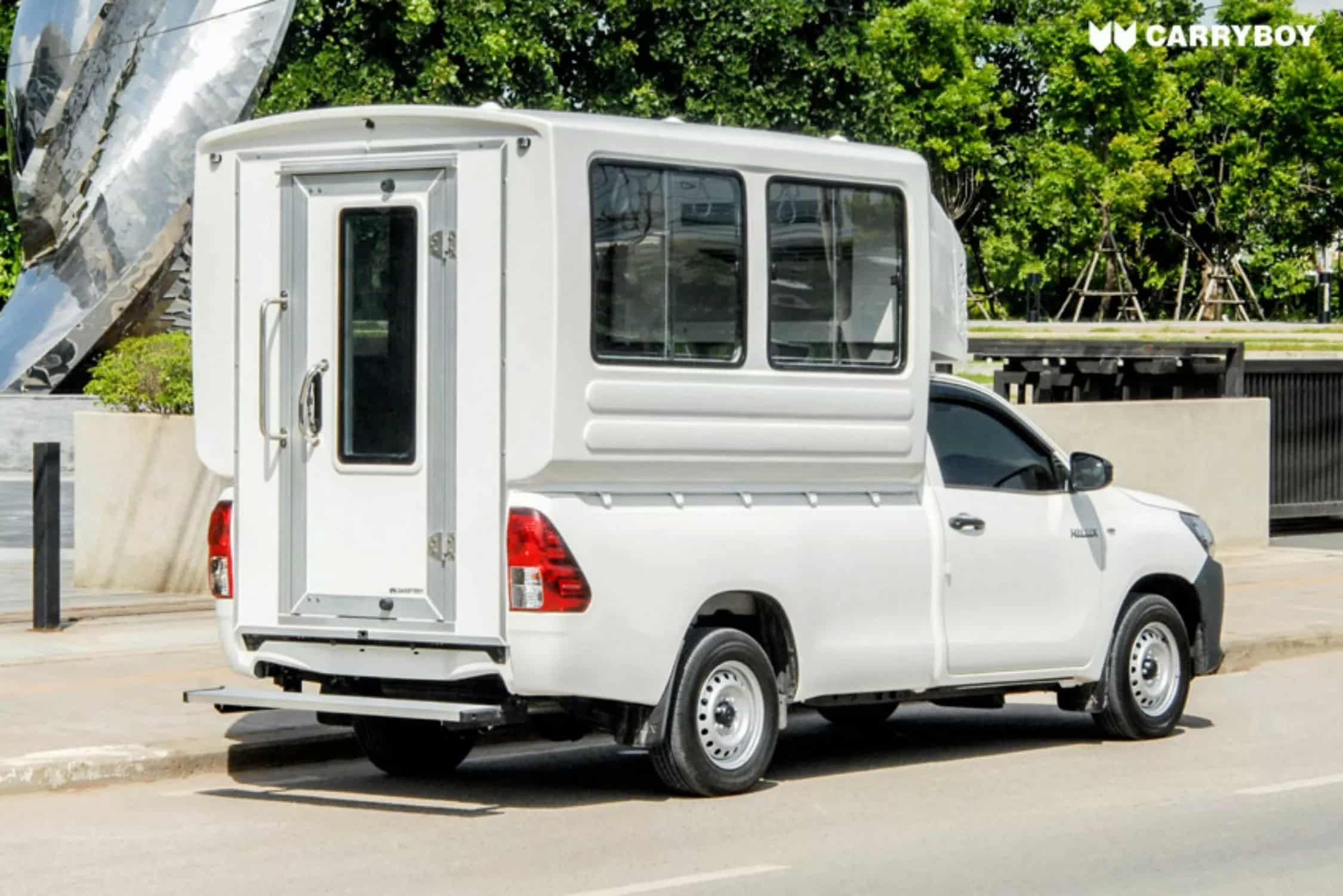 Toyota Hilux Eco Bus Carryboy 5