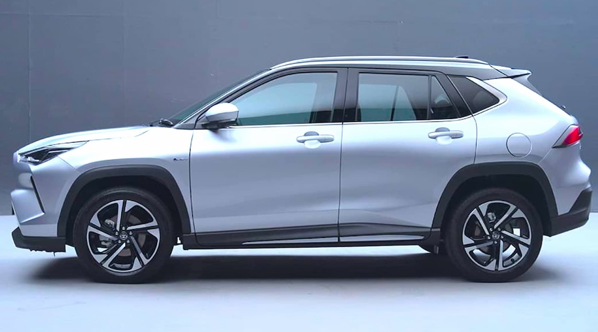 feature design and comfort dynamic suv style 1