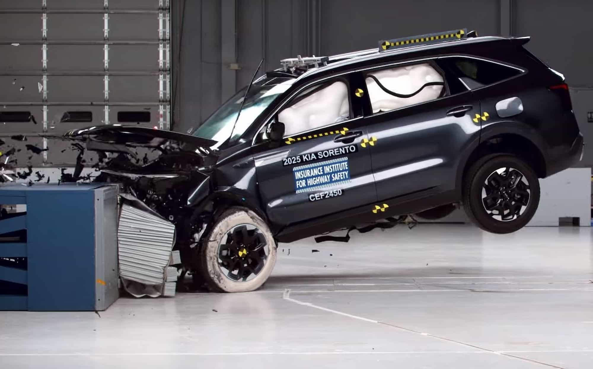 2025 kia sorento earns marginal rating in iihs crash test 15 1