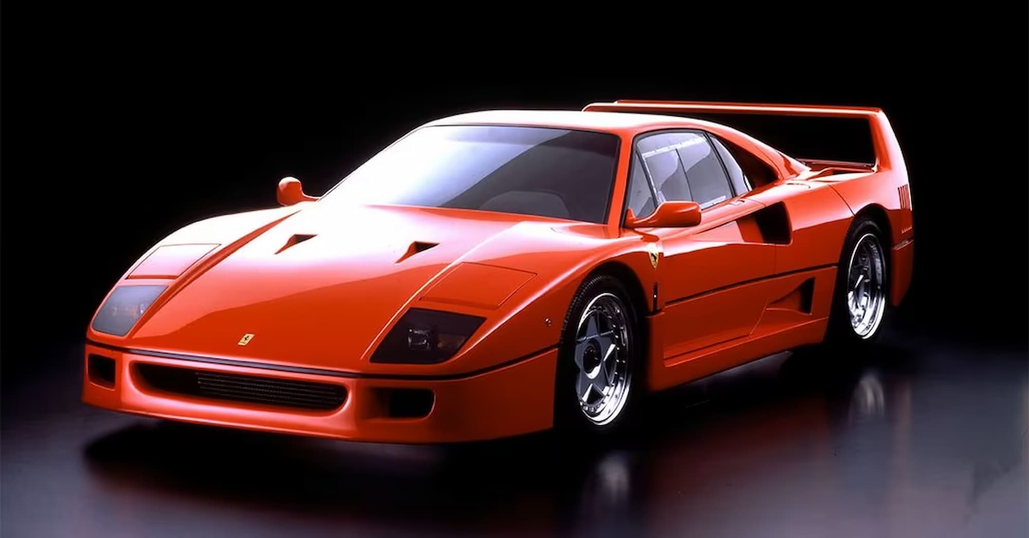 5de7923a91756c07f10b1720 ferrari f40 1987 intro share