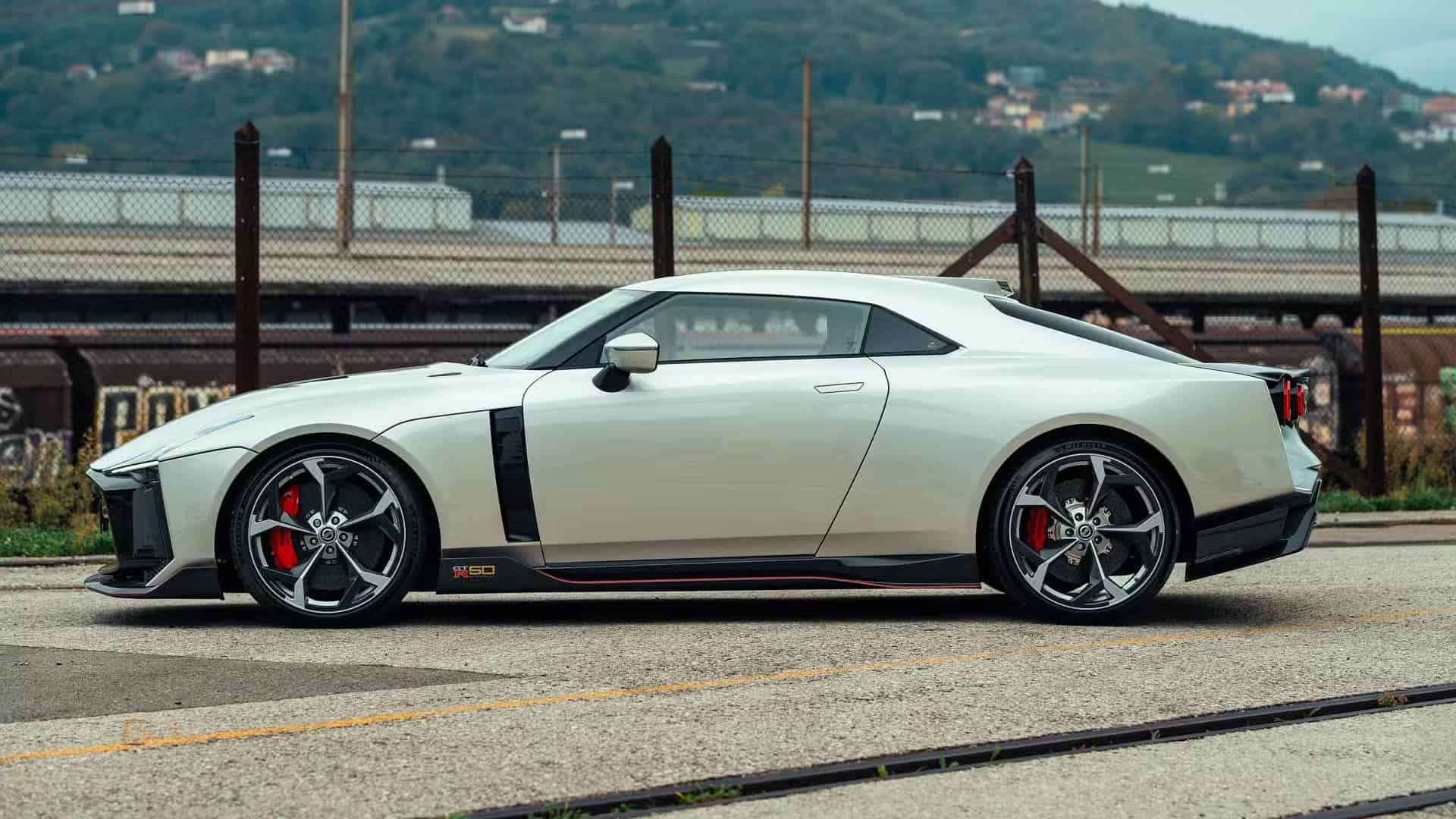 Редкий Nissan GT-R за миллион долларов не может найти покупателя