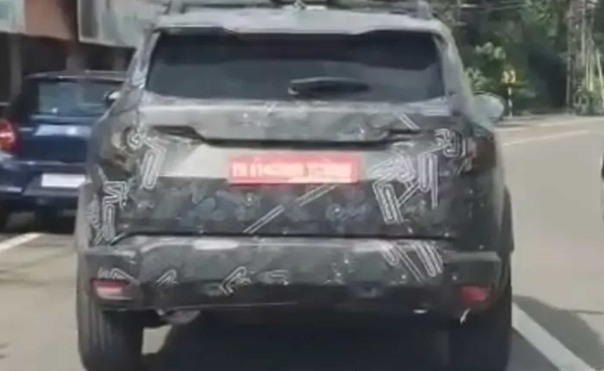 Копия New Renault Duster spied 1