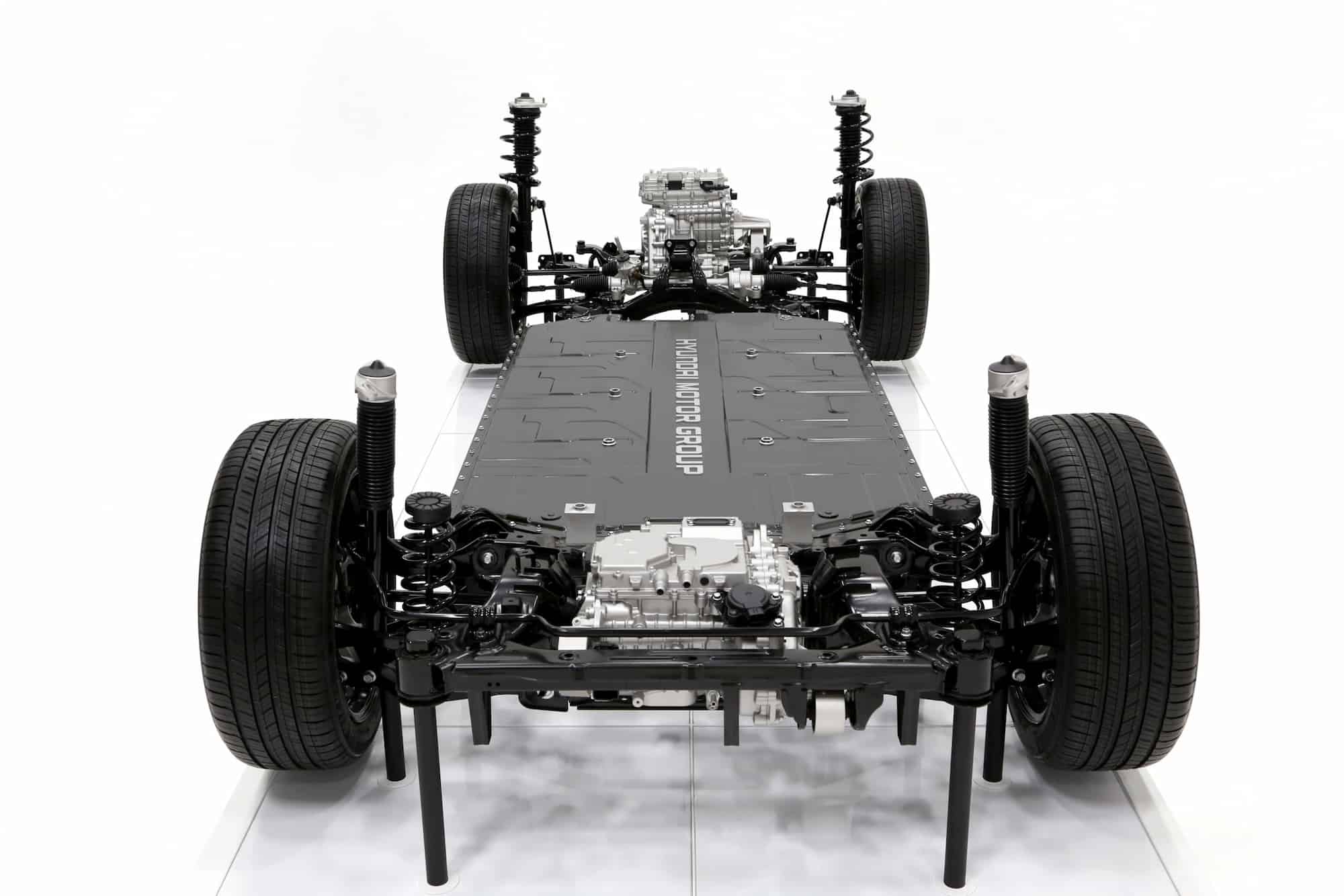 Genesis G80 нового поколения станет суперсовременным гибридом 6 hyundai ev platform e gmp 02 scaled 1
