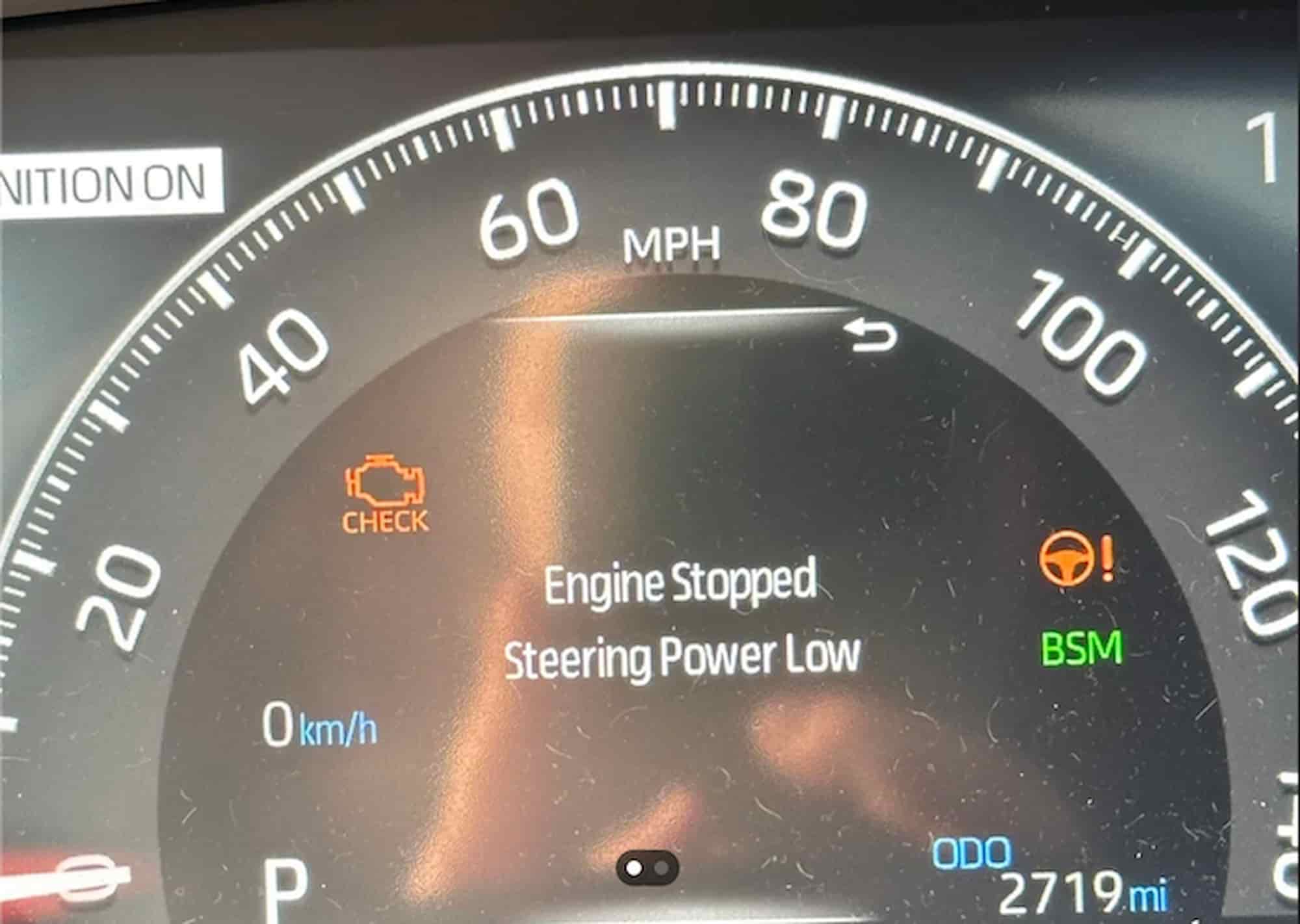 В почти новых Toyota RAV4 без причины глохнут двигатели: дилеры не знают, в чем проблема 5 1 3