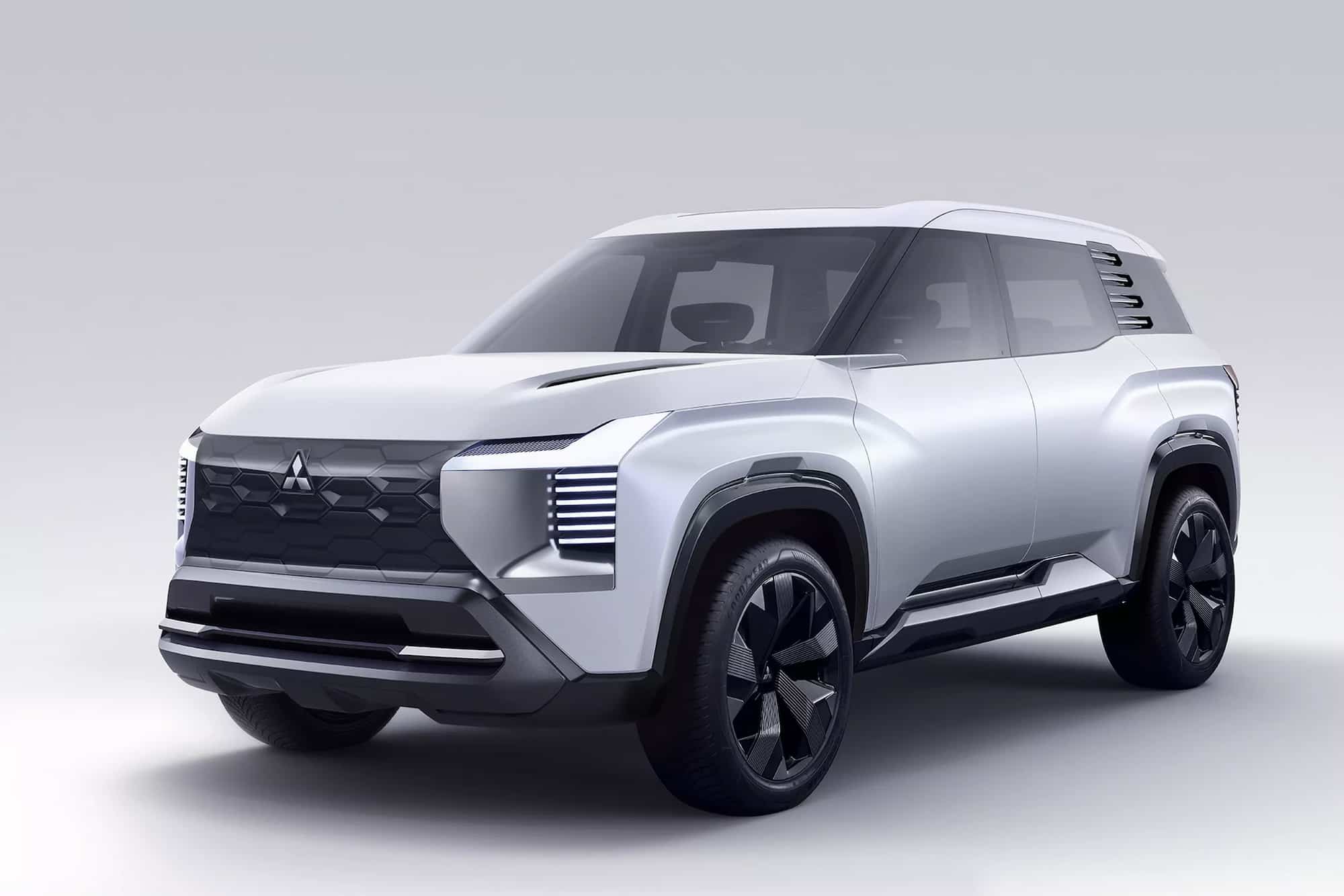 Новый недорогой семиместный кроссовер Mitsubishi может появиться уже в этом году 6 2024 Mitsubishi DST Concept 6