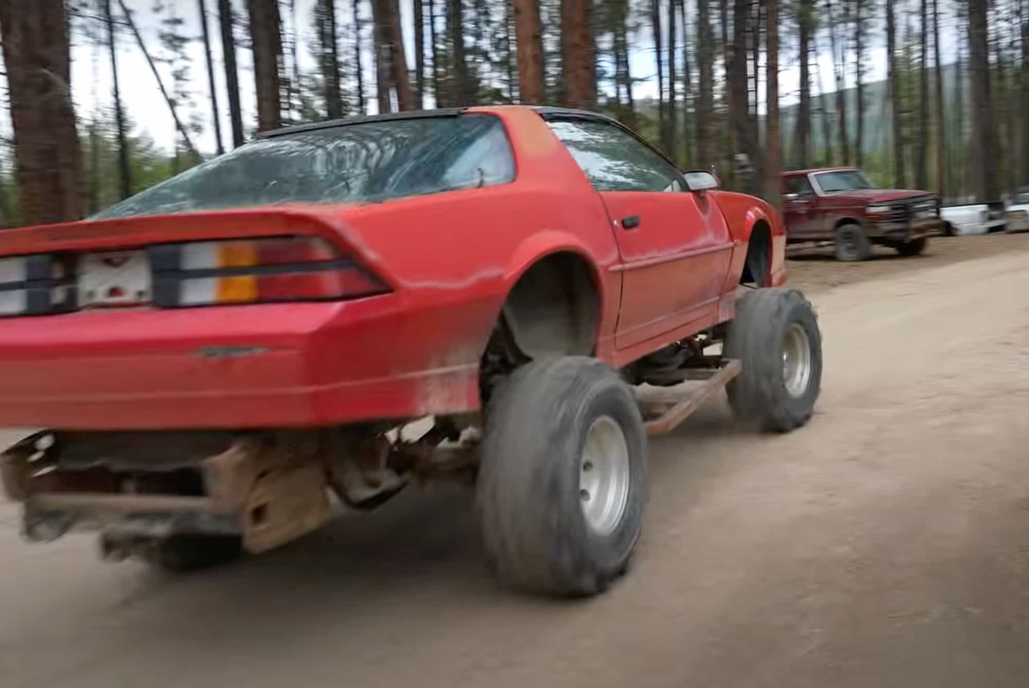 Chevrolet Camaro превратили во внедорожник в стиле «Безумного Макса» 7 Снимок экрана 2025 05 09 в 07.48.54