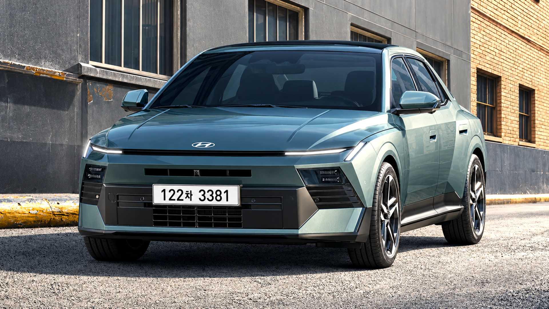 Под льготный утильсбор: новый Hyundai Avante обзавелся рублевой ценой