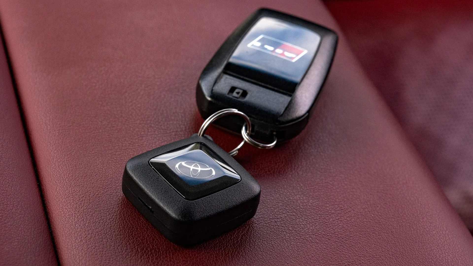 Toyota Land Cruiser и Prado получили новое противоугонное устройство