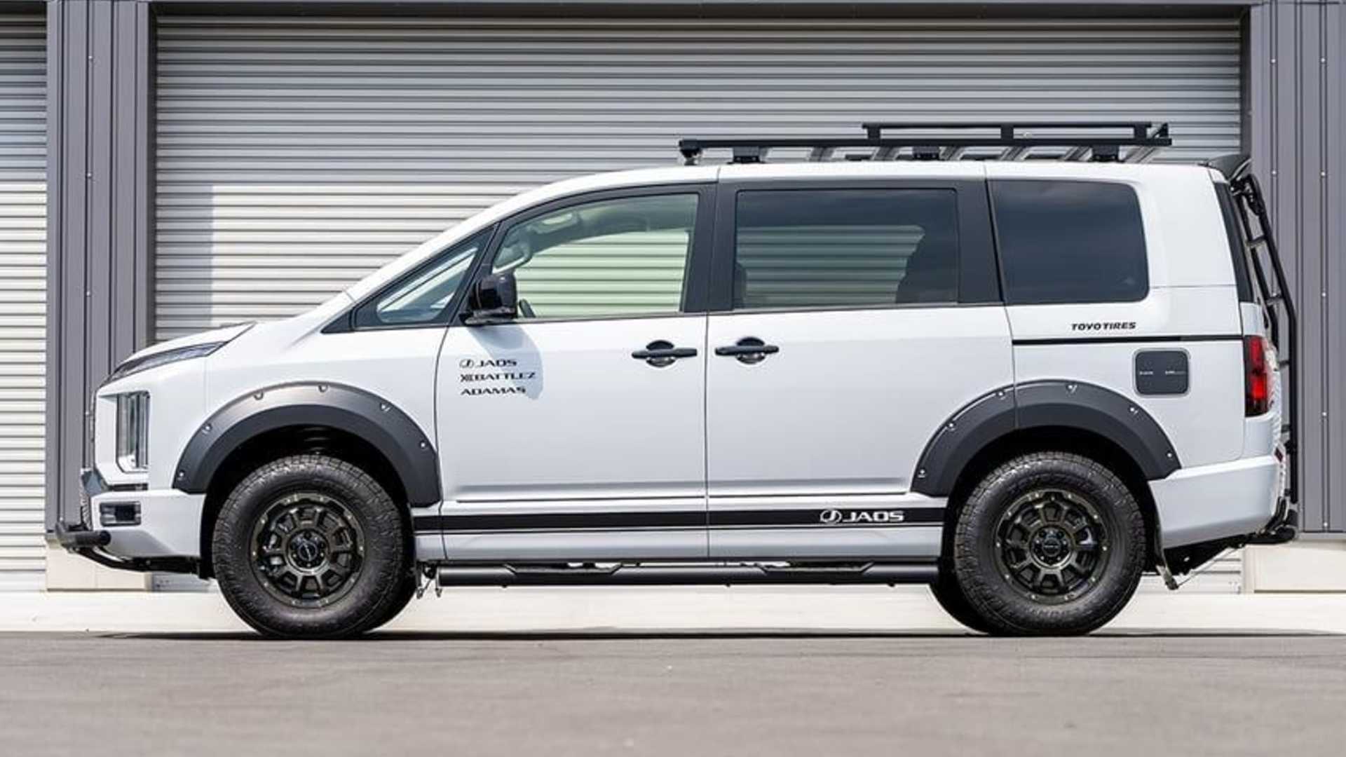Mitsubishi Delica продолжает совершенствоваться перед сменой поколения: представлен боди-кит от JAOS