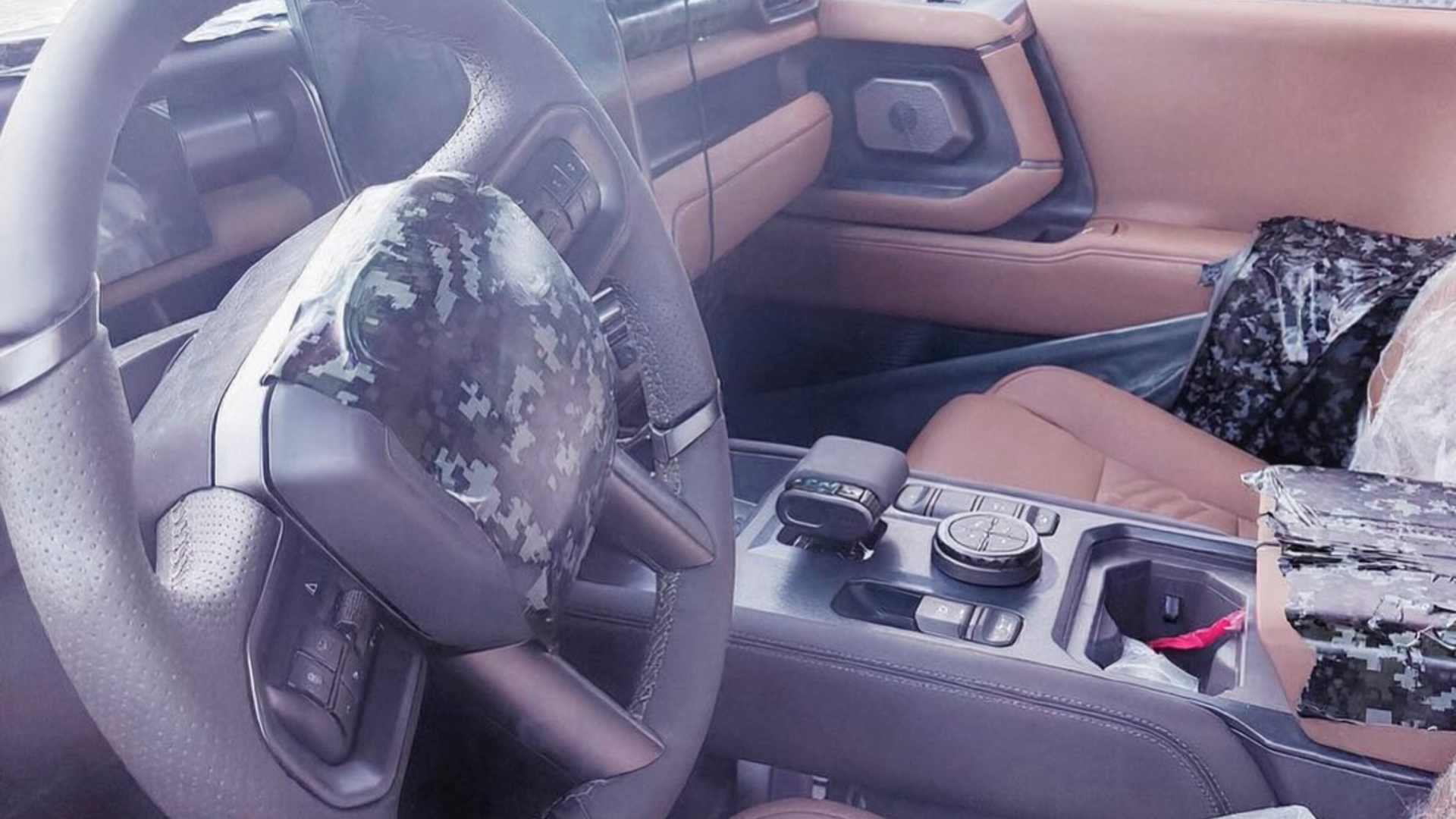 Серийный Nissan Terrano впервые показал себя на дорожных тестах