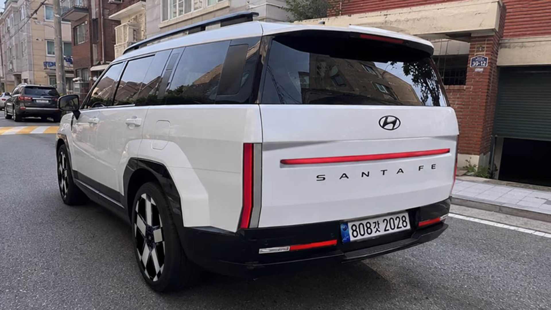 Рестайлинговый Hyundai Santa Fe показан на неофициальных рендерах