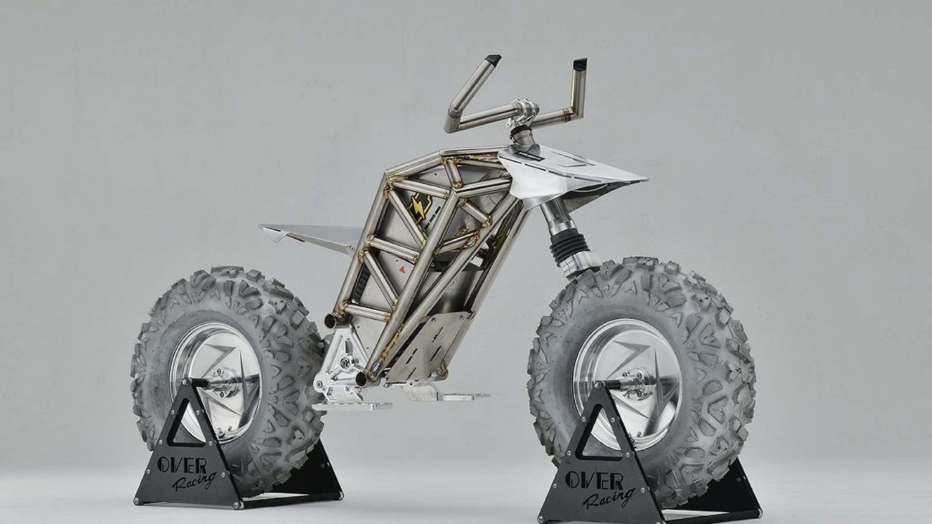 Чтобы впечатлить Toyota: OVER Racing показала лунный мотоцикл Luna Rider-1