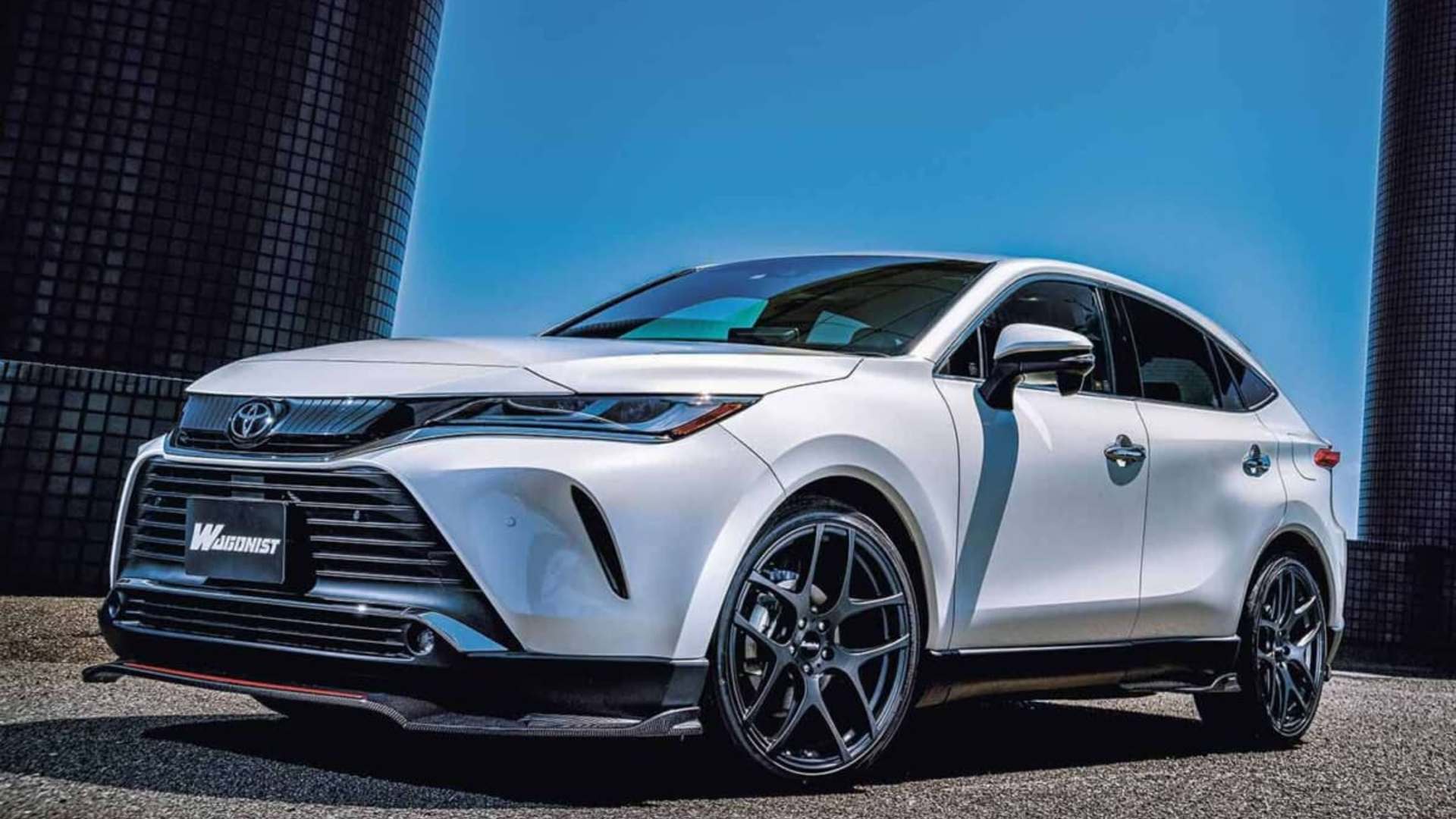 Toyota Harrier получил спортивный обвес Alpine Style