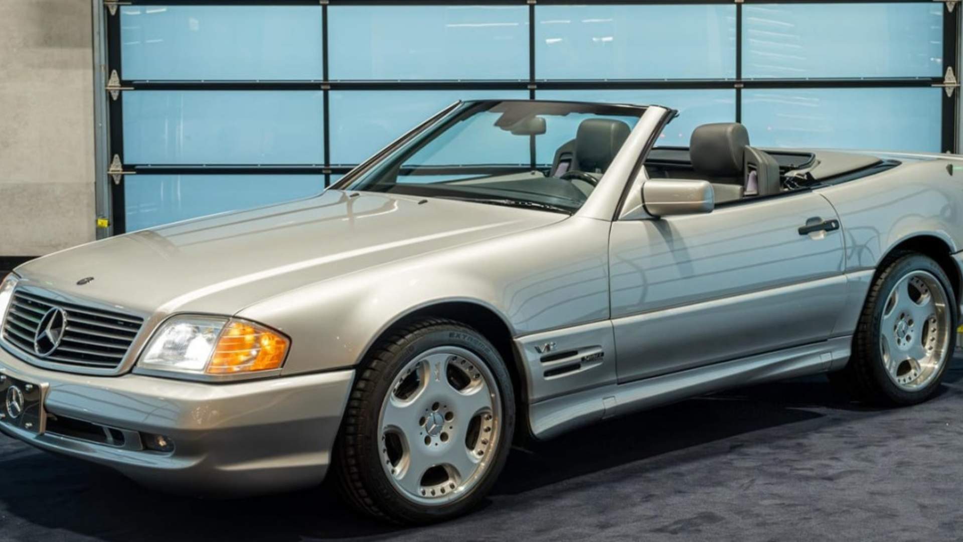 Редкий Mercedes SL74 с V12 ушел с молотка за рекордную сумму
