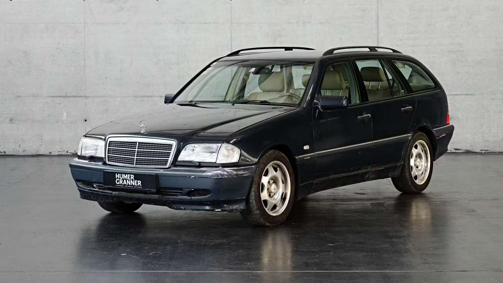 Mercedes C 230 Kompressor чемпиона Формулы 1 Ники Лауды продадут на аукционе по доступной цене