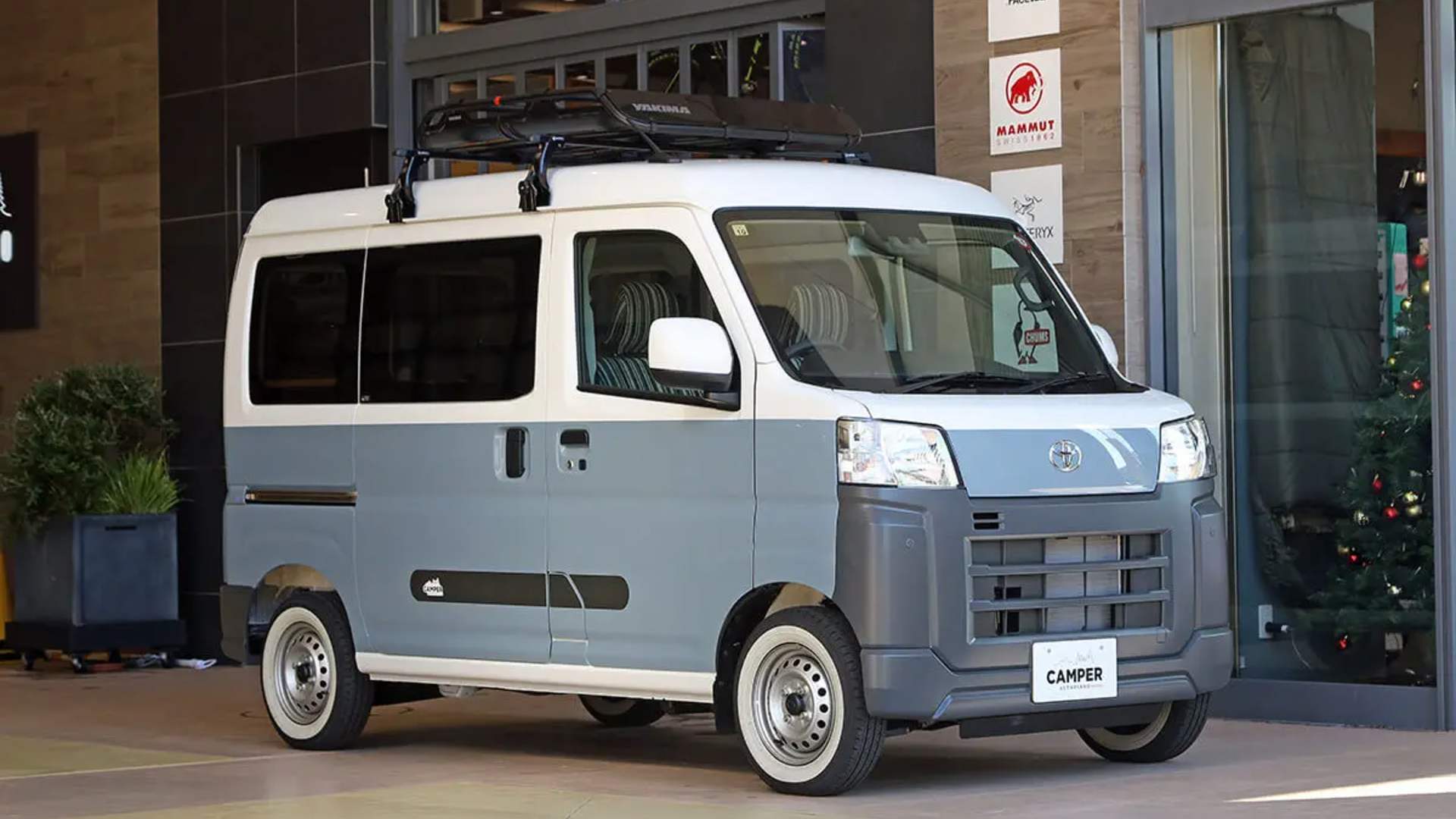 Toyota Pixis Van превратили в мини-кемпер для двоих с кроватью длиной почти два метра 2 Toyota Pixis Van превратили в мини-кемпер для двоих с кроватью длиной почти два метра