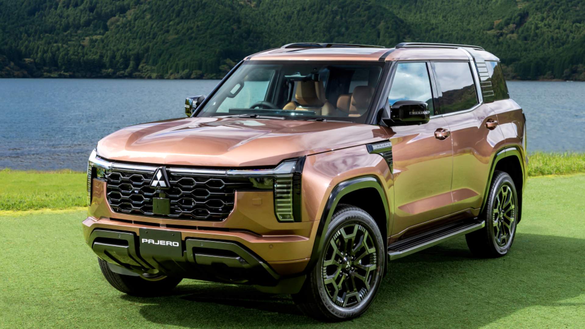 Японцам советуют не пугаться цены нового Mitsubishi Pajero: за семь лет он может потерять лишь 60% стоимости
